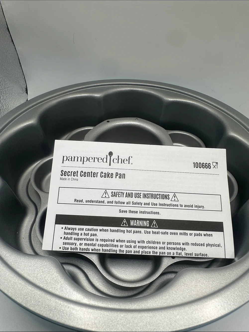 Pampered Chef Blue and Silver Secret Center Cake Pan Set